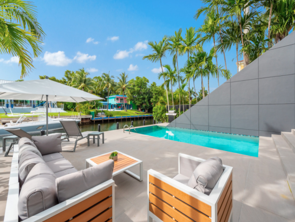 Miami Waterfront Luxury Villa - 4 Bedrooms Boater`s Retreat with Gym & Pool